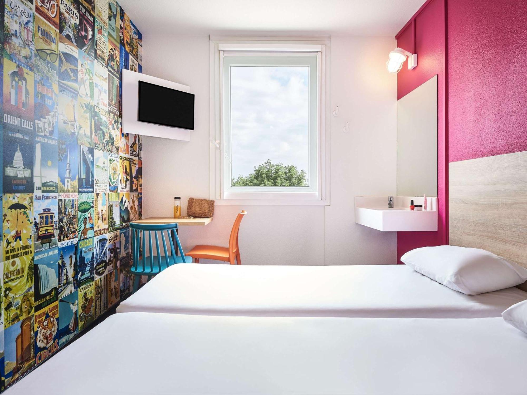 Hotelf1 Saint Witz A1 Hotel Exterior photo