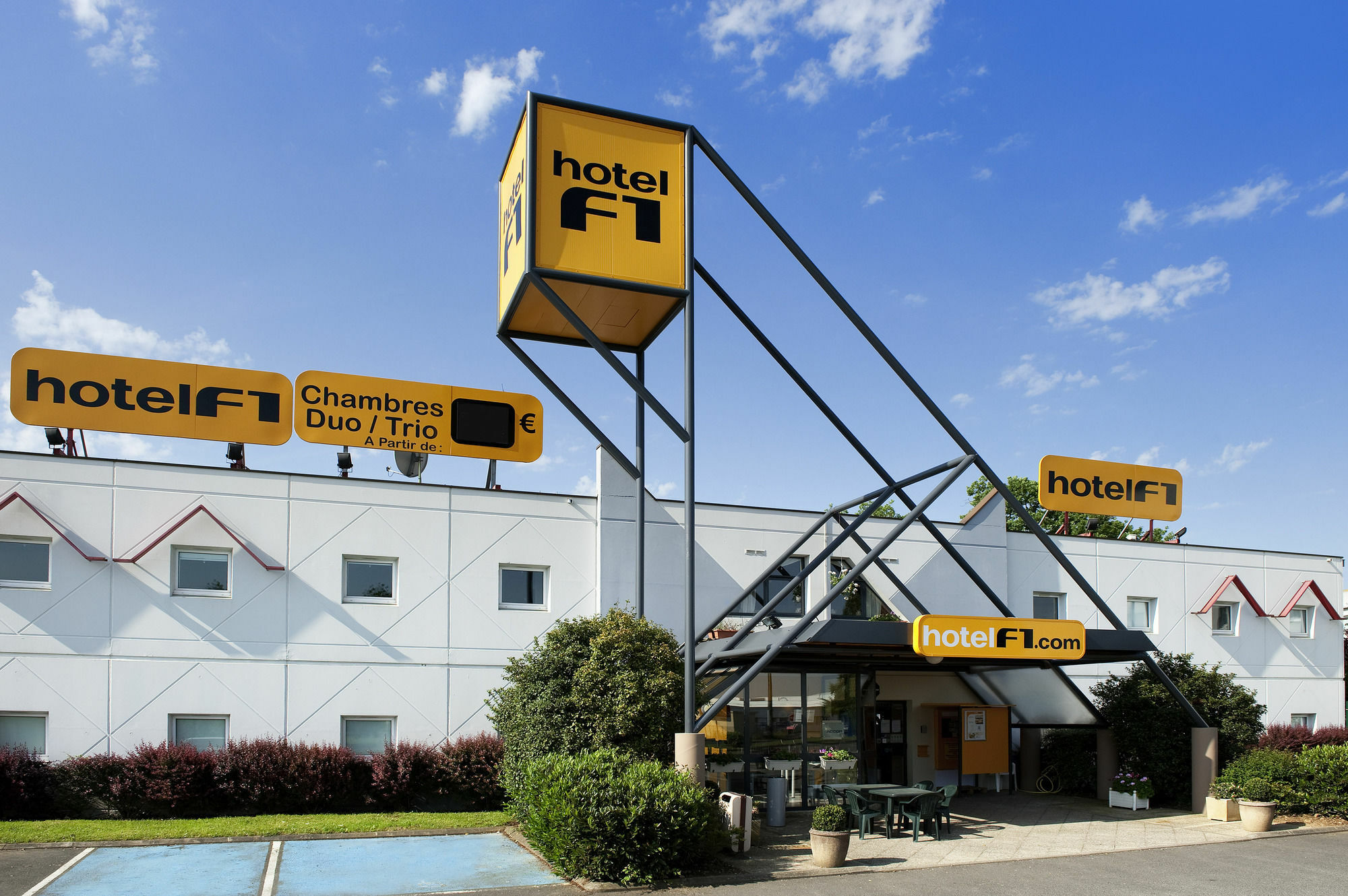 Hotelf1 Saint Witz A1 Hotel Exterior photo